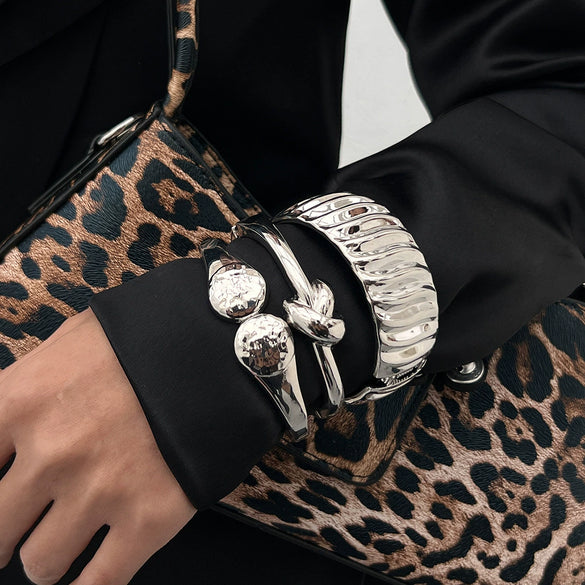 Metal Knotted Smooth Ins Style Geometric Electroplated Bracelet