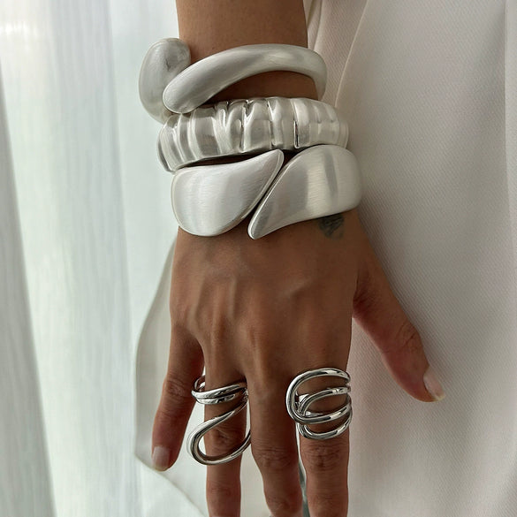 Metal Matte Ins Style Geometric Water Drop Hug Bracelet For Women With Electroplating