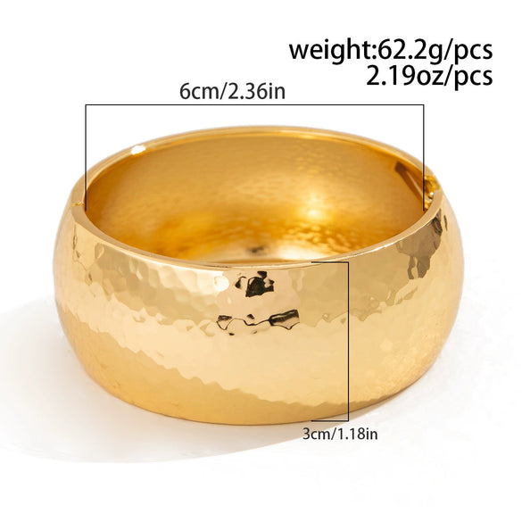 Metal Niche Liquid Metal Beat Pattern Spring Buckle Wide Bracelet With Electroplating