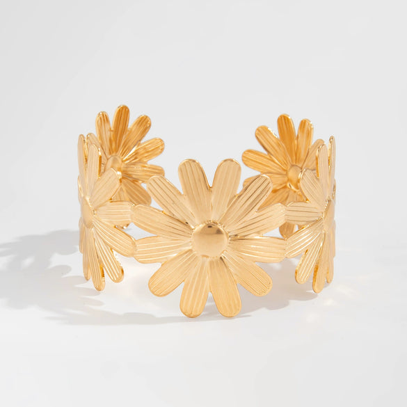 Metal Retro Exaggerated Flower Open Bracelet For Women With Electroplating