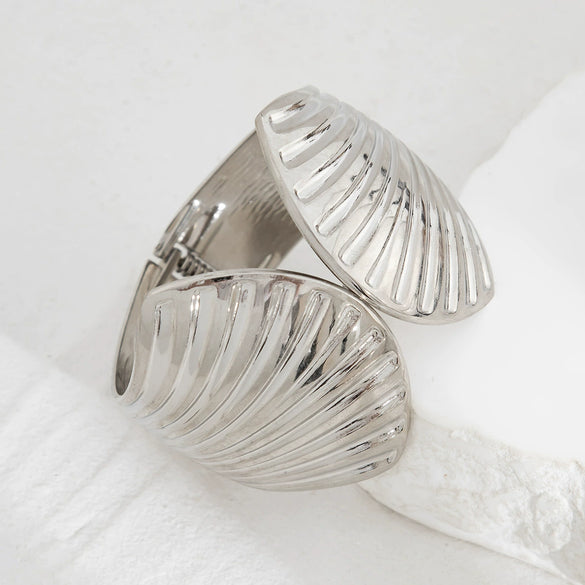 Metal Scallop Spring Open Bracelet With Electroplating Exaggerated Shell And Wide Striped Design Personalized Style