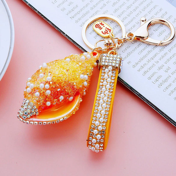Metal Shell Pearl Conch Car Keychain With Diamond Encrustment For Men And Women As Bag Pendant And Gift