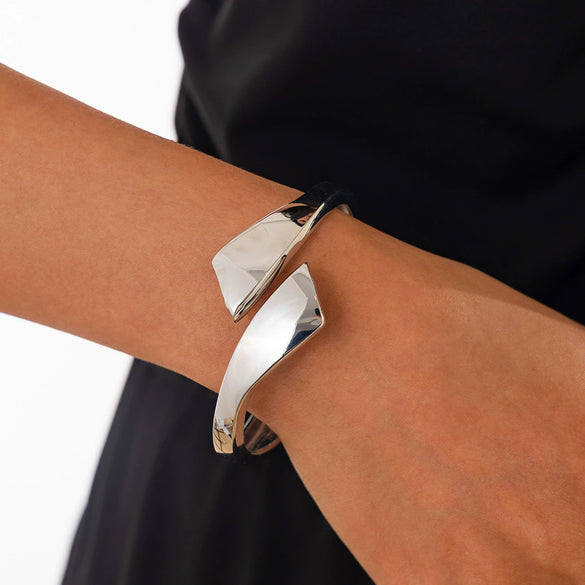 Metal Smooth Water Drop Hug Bracelet Electroplated Fashion Ins Style Spring Buckle Open