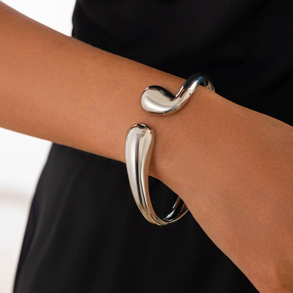 Metal Smooth Water Drop Hug Bracelet Electroplated Fashion Ins Style Spring Buckle Open
