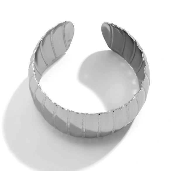 Metal Snake Stripe Wide Open Bracelet For Women With Niche Style And Electroplating Process