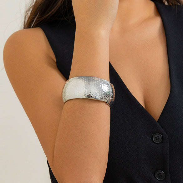 Metal Snake Stripe Wide Open Bracelet For Women With Niche Style And Electroplating Process