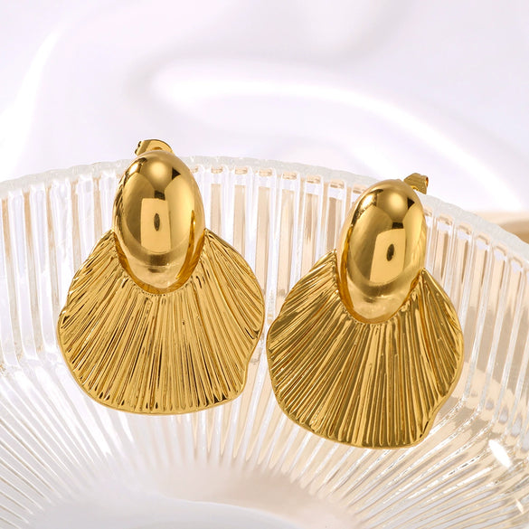 Metal Stainless Steel Geometric Leaf Earrings For Women With 18K Vacuum Plating In Furnace Unique Design Simple High End Sense