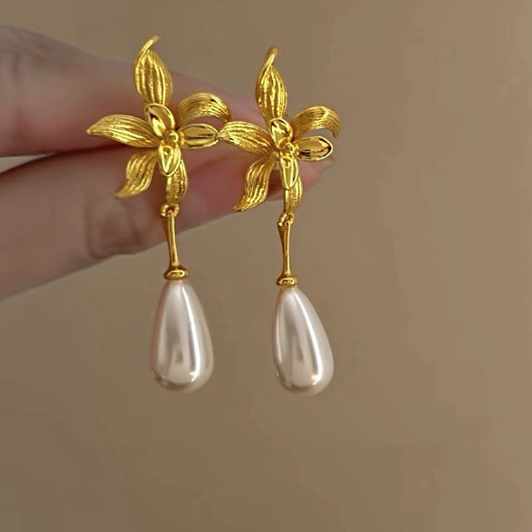 Metal Tassel Earrings With Flower Pattern Electroplated In Silver Needle Style Fashion Light Luxury Cold Retro Allmatch Highend For Women