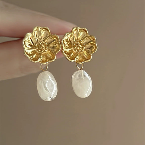 Metal Tassel Earrings With Flower Pattern Electroplated In Silver Needle Style Fashion Light Luxury Cold Retro Allmatch Highend For Women