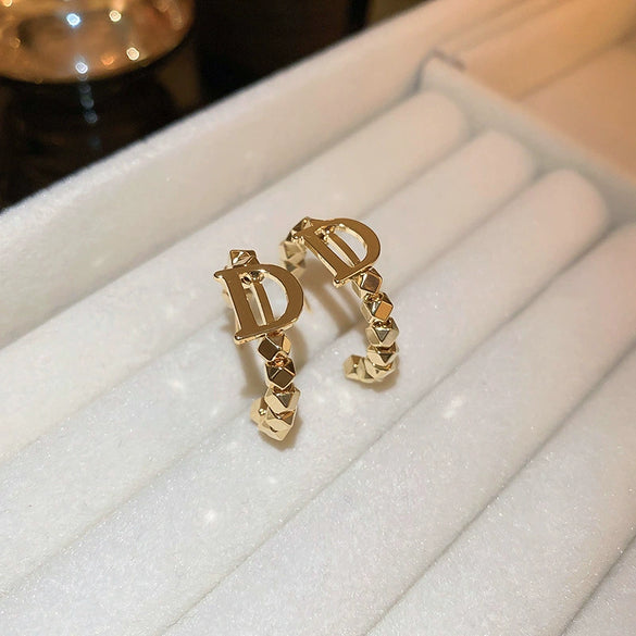 Metal Tassel Earrings With Flower Pattern Electroplated In Silver Needle Style Fashion Light Luxury Cold Retro Allmatch Highend For Women