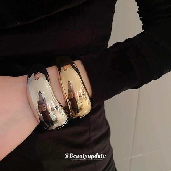 Metal Wide Face Women's Simple Niche Design Exaggerated Geometric Electroplated Bracelet