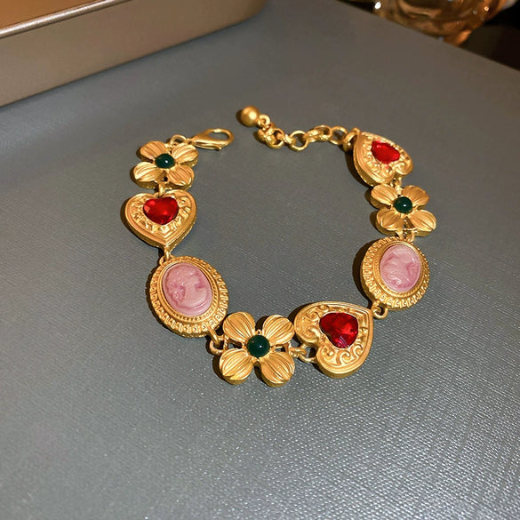 Mid Ancient Style Flower Portrait Diamond Necklace For Women Made Of Copper With Diamond Treatment Featuring A Love Themed Pendant And A Clavicle Chain Design