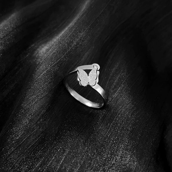Minimalist Butterfly Titanium Steel Crown Pattern Polished Bungee Ring For Men And Women
