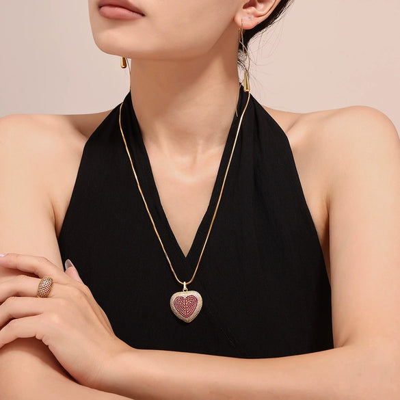 Minimalist Copper Love Pendant 316L Stainless Steel Necklace With Zirconium Plated 18K Gold And Electroplating Process