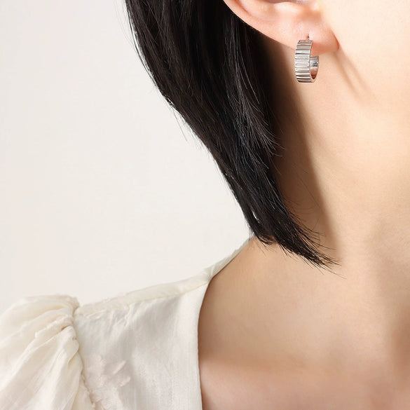Minimalist Cshaped Plaid Elegant Earrings Titanium Steel 18K Gold Plated Accessories For Cold Summer Girls