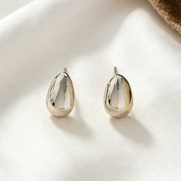 Minimalist Geometric Cshaped Alloy Earrings With A Smooth Electroplated Finish And Stainless Steel Ear Posts