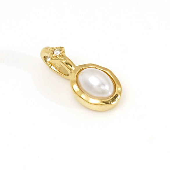 Minimalist Geometric December Birthstone Rhinestone Pendant In 316 Stainless Steel With Colorful Pearl Detail And Electroplated Finish