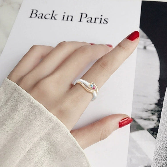 Minimalist Geometric Metal Ring With Two Tone Electroplated Finish And Zircon Inlay Fashion Jewelry For Women And Unisex Wear