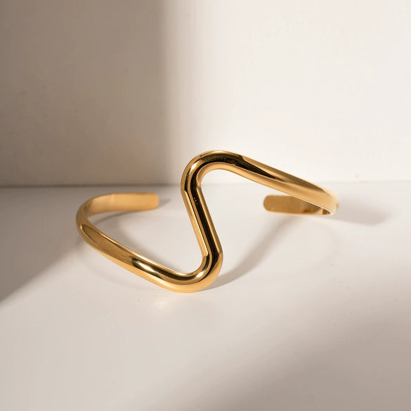 Minimalist Geometric Stainless Steel And Titanium Steel S Curved Exaggerated Jewelry Plated 18K Gold Bracelet