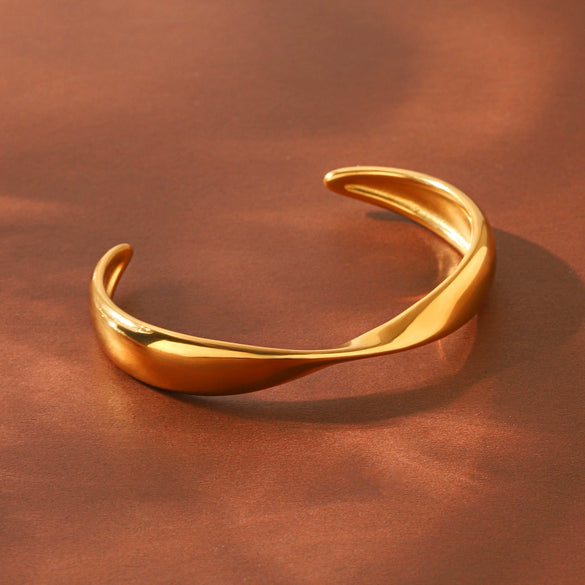 Minimalist Geometric Stainless Steel Electroplated Bracelet With Twisted Irregular Opening