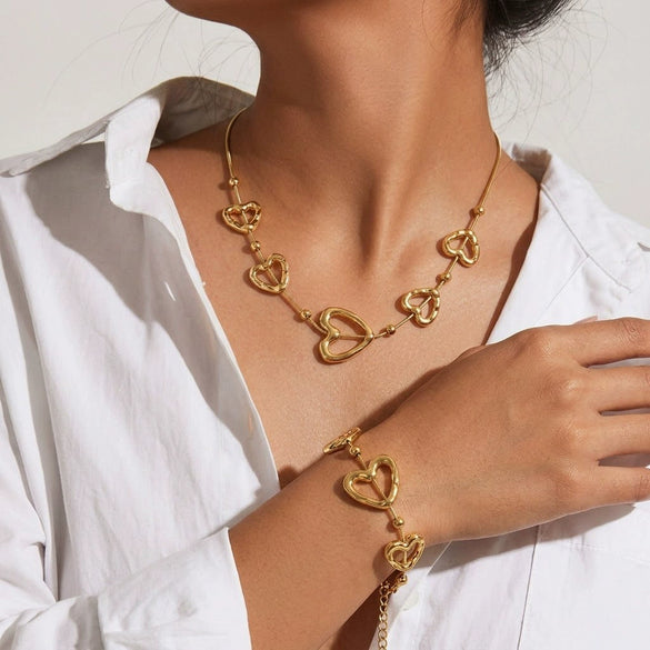 Minimalist Heart Pattern Stainless Steel Necklace And Bracelet Set For Women With Gold Vacuum Plated Finish