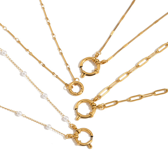 Minimalist Light Luxury Niche Women's Titanium Steel And Stainless Steel Necklace With Geometric Pattern And Electroplating Design And Sailor Clasp