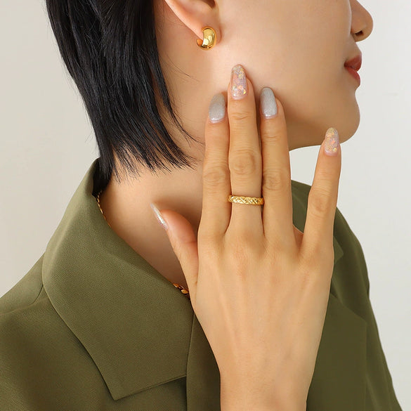 Minimalist Niche Design C Shaped Titanium Steel Gold Plated Earrings