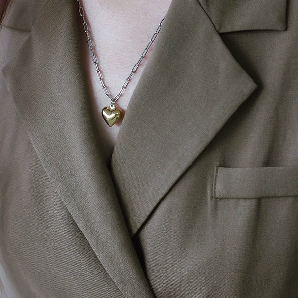 Minimalist Titanium Steel Heart Pendant Necklace With Contrasting Colors And Gold Plated Finish Mid Length Chain