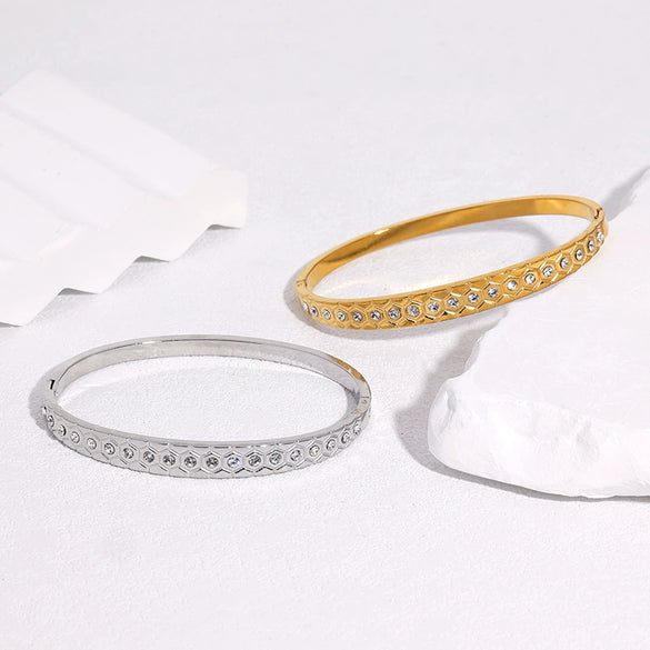Modern Minimalist Geometric Stainless Steel Bracelet With Gold Electroplated Finish And Diamond Accented Light Luxury Style