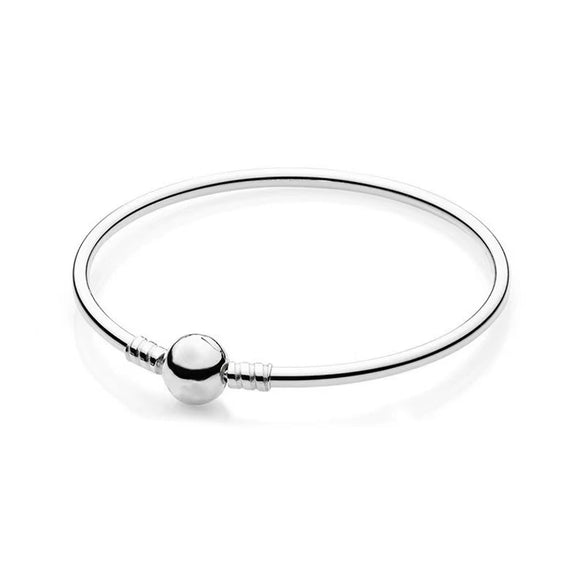 Modern Minimalist Silverplated White Copper Bracelet With Round Bead Details And Heartshaped Clasp