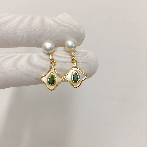 Natural Freshwater Pearl Earrings For Women Elegant Retro With Oblate And Flat Round Bun Round Shape And 18K Gold Color Preservation