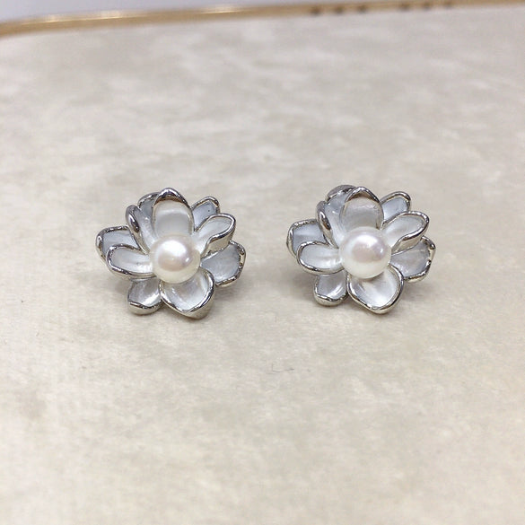 Natural Freshwater Pearl Earrings For Women S925 Sterling Silver Painted Goldedged Oblate Pearl Earrings Alloy Inlaid With Artificial Gemstones Semiprecious Stones