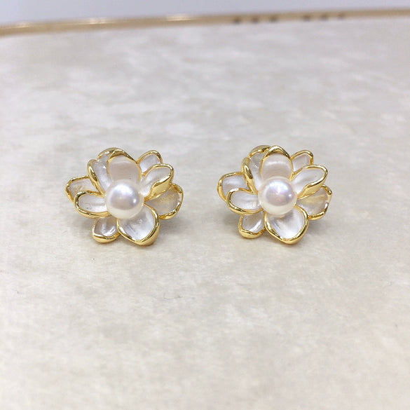 Natural Freshwater Pearl Earrings For Women S925 Sterling Silver Painted Goldedged Oblate Pearl Earrings Alloy Inlaid With Artificial Gemstones Semiprecious Stones