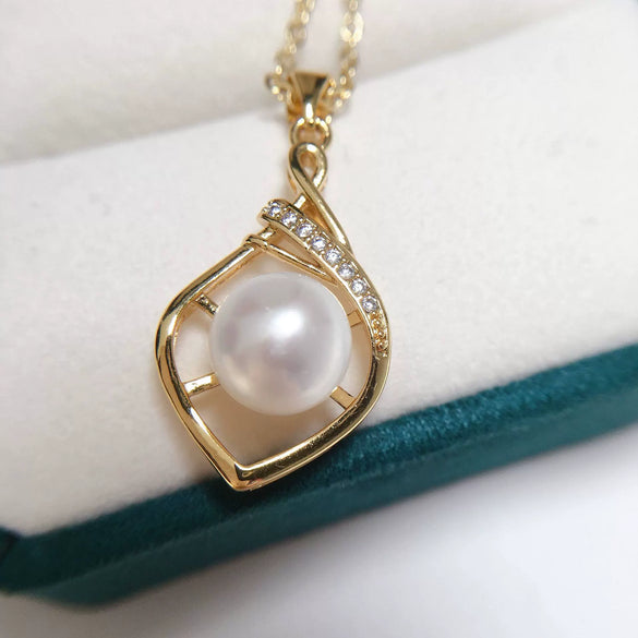 Natural Freshwater Pearl Necklace With Drop Pearl Pendant And Copper Accessories In Flat Round And Steamed Bread Round Shapes