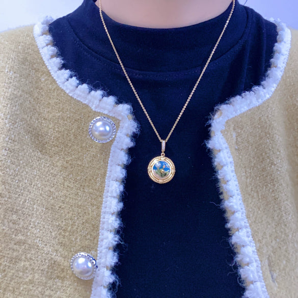 Natural Freshwater Pearl Pendant Necklace With Copper Accessories Flat Round And Rose Buns Round Pearl Shapes Oil Painting Style