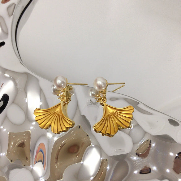 Natural Freshwater Pearl Women's Earrings With Ginkgo Leaves And Diamond Oblate Shape