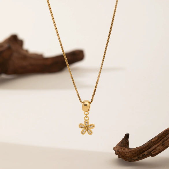 Necklace Copper Titanium Steel Star Heart Shape Bow Electroplating Women's Niche Light Luxury Pendant Accessories Clavicle Chain