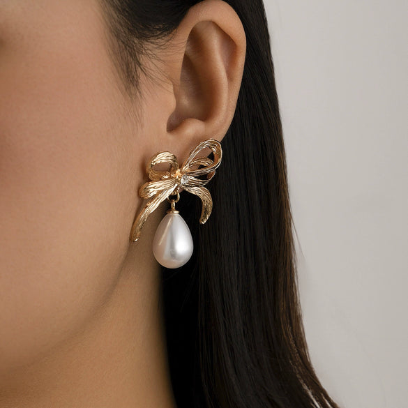 Necklace Imitation Pearls Alloy Geometric Bow Electroplating Design
