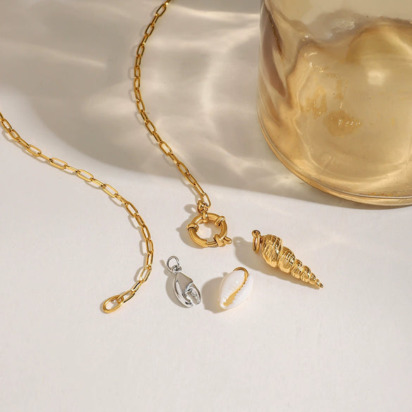 Necklace 18K Gold And Titanium Steel Conch Teeth Shell Crab Tongs Pendant Electroplated