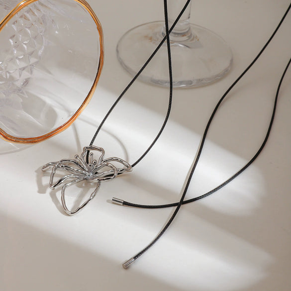Necklace Stainless Steel Titanium Steel Ins Style Hammered Simple Line Flower Design