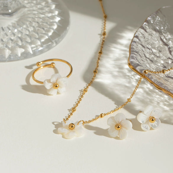 Necklace Stainless Steel Titanium Steel Plants And Flowers Electroplating Design