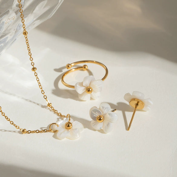 Necklace Stainless Steel Titanium Steel Plants And Flowers Electroplating Design