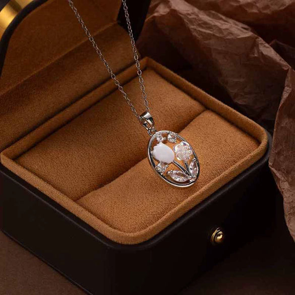 Necklace Titanium Steel Copper Flower Pattern Vintage Light Luxury Electroplating For Women