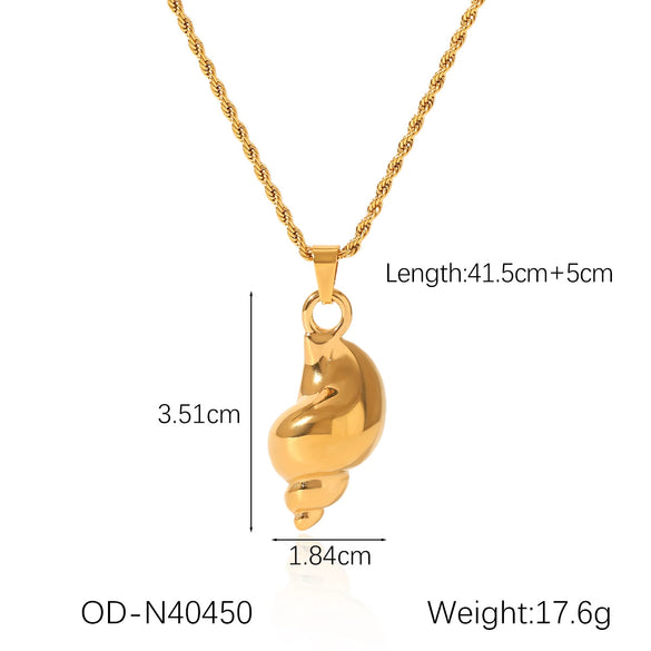 Necklace Titanium Steel Electroplated 18K Gold Inlaid Green Zircon Heart Shape For Women