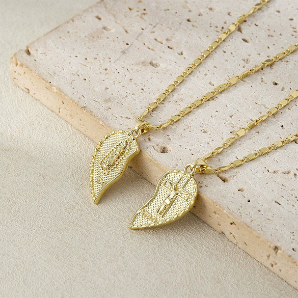 Necklaces Copper Real Gold Electroplated Geometric Pattern Twohalf Heart Pendant Stacked Clavicle Chain For Women