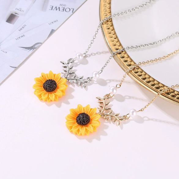 New Creative Jewelry  Jewelry Pearl Sunflower Necklace Female Elegant Fashion Sunflower Pendant