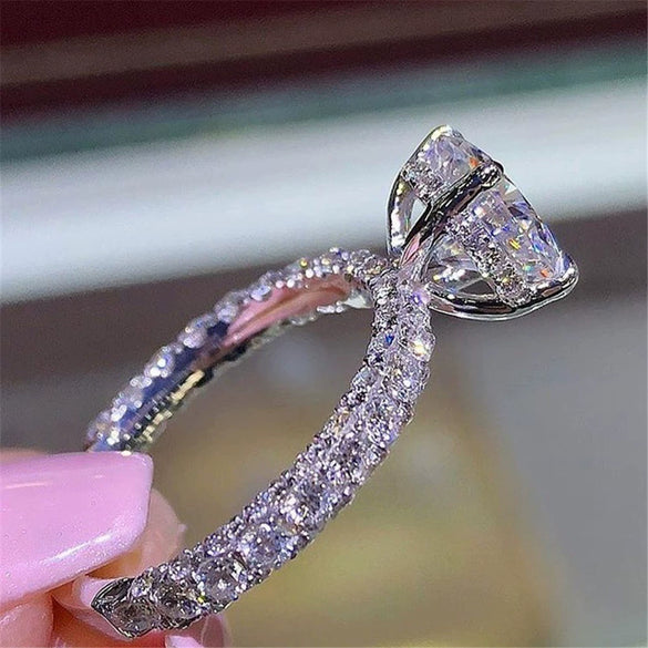 New Hot Flash Diamond Round Ring  Fashion Women's Engagement Proposal Diamond Ring Wholesale