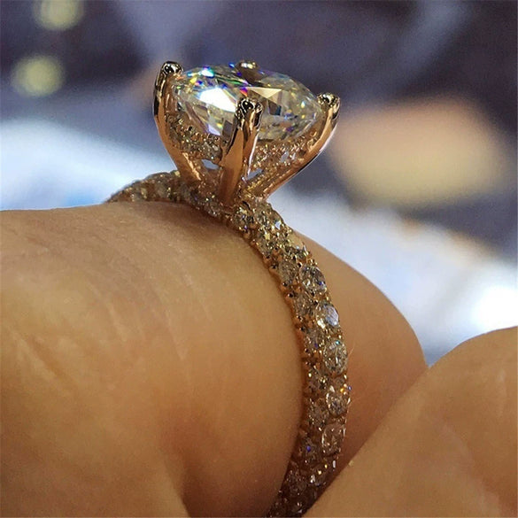 New Hot Flash Diamond Round Ring  Fashion Women's Engagement Proposal Diamond Ring Wholesale