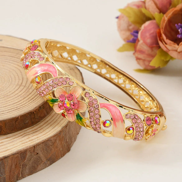 New Style Cloisonné Bracelet In Alloy With Large Circle Cut Out Inlaid With High Grade Diamond And Electroplated