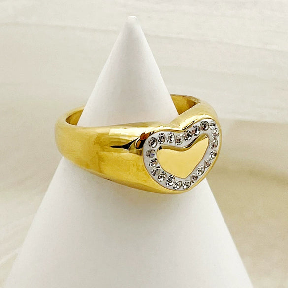 Niche Design White Love Fritillaria Stainless Steel Gold Plated Ring